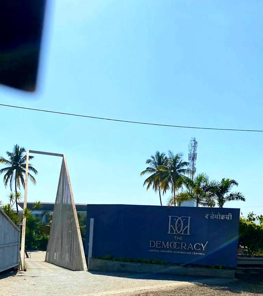 The Democracy Hotel & Resorts Nashik Bagian luar foto