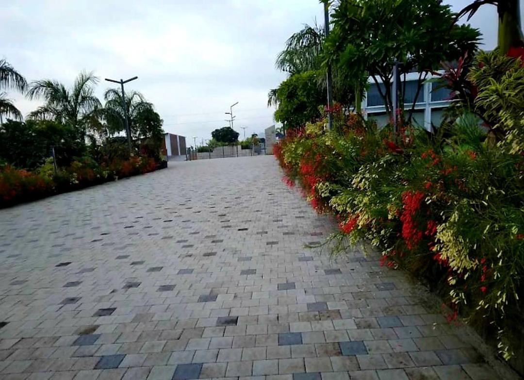 The Democracy Hotel & Resorts Nashik Bagian luar foto