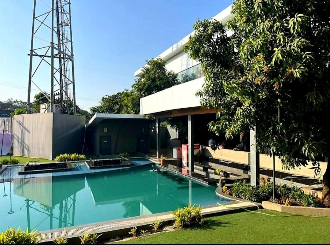 The Democracy Hotel & Resorts Nashik Bagian luar foto